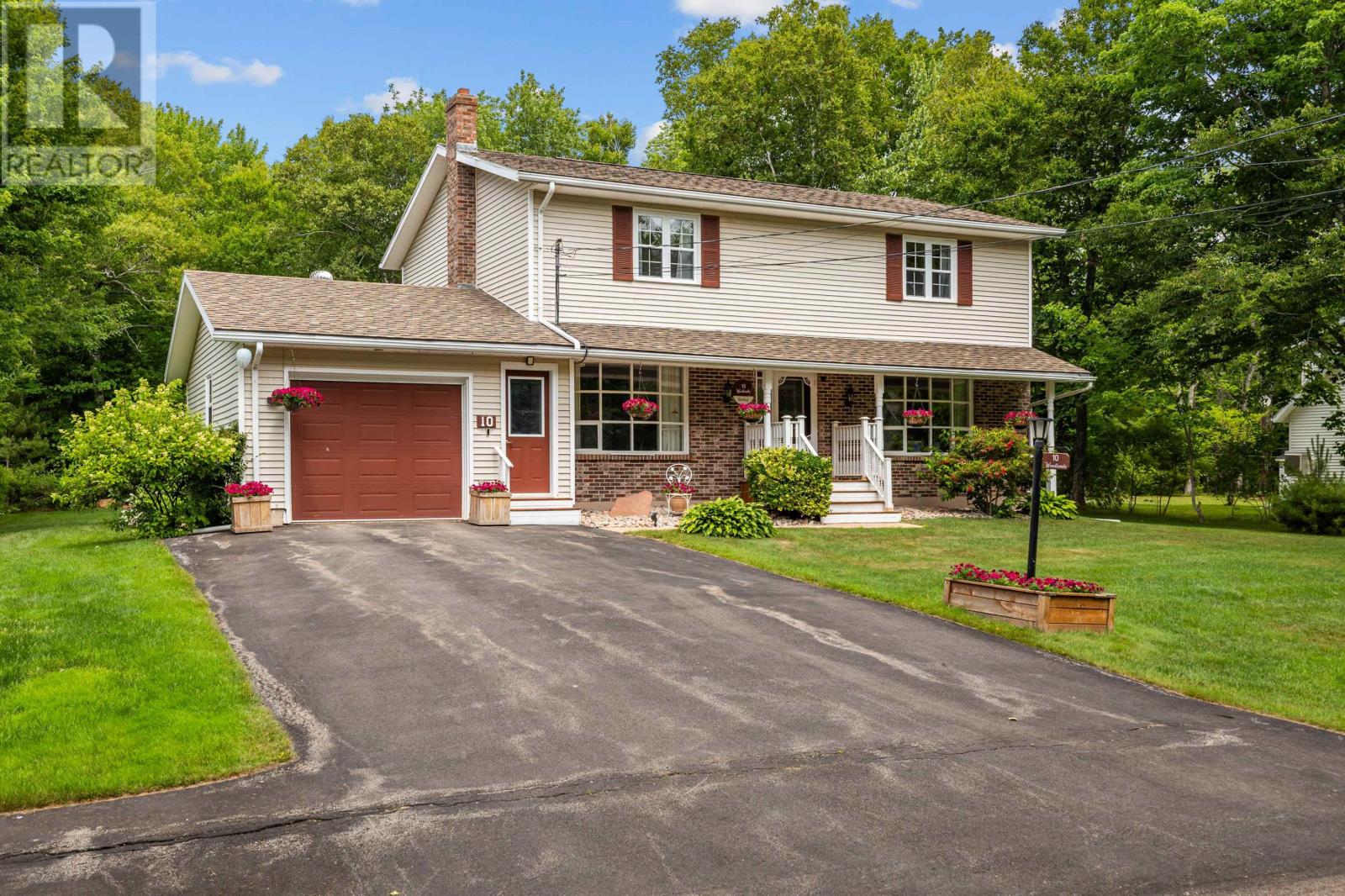 10 Woodlands Blvd, Cornwall, PE C0A 1H4