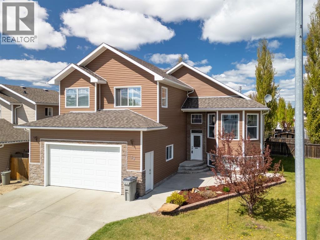 39 Cedar Hts, Whitecourt, AB T7S 0A4