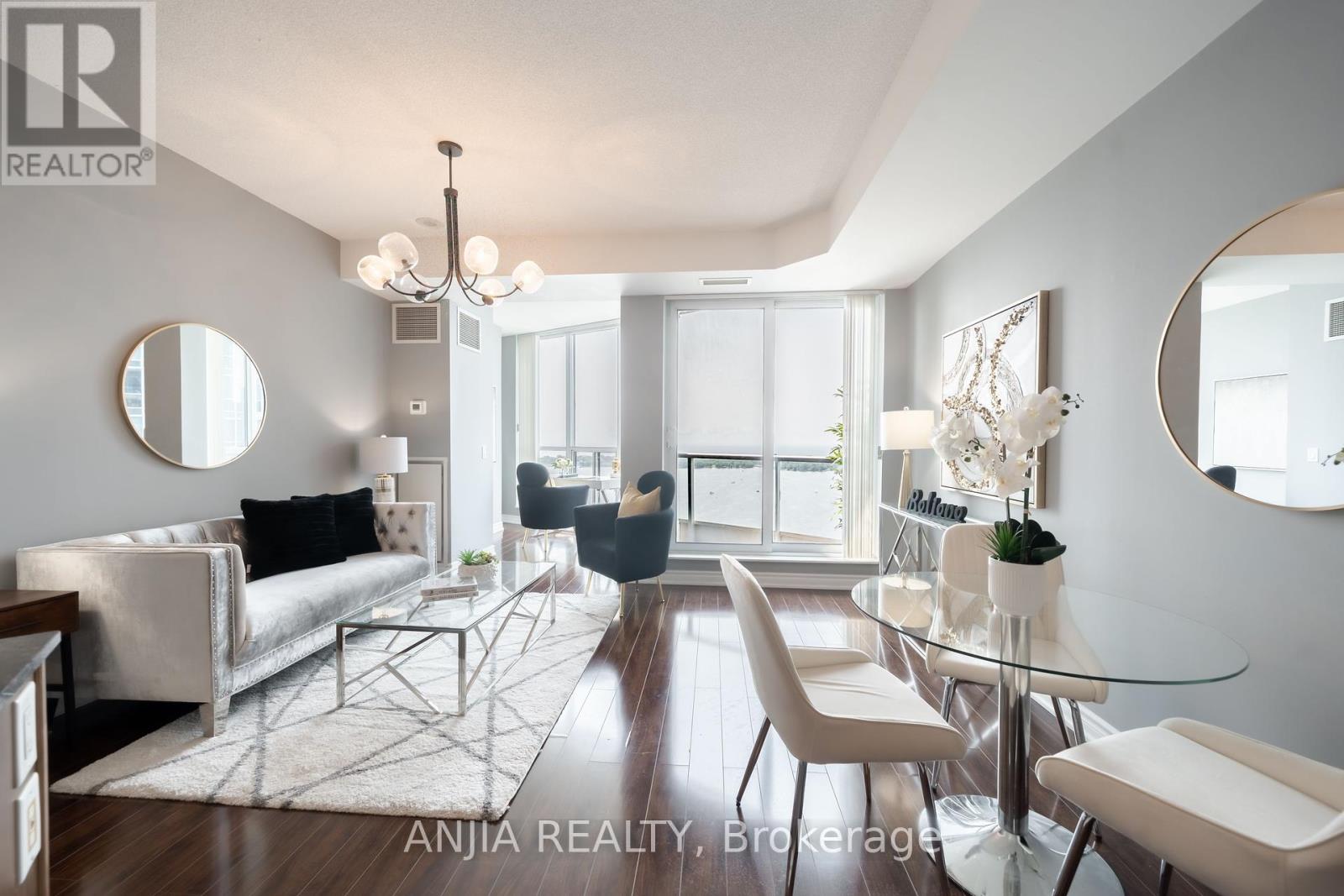 3411 8 York St, Toronto, ON M5J 2Y2