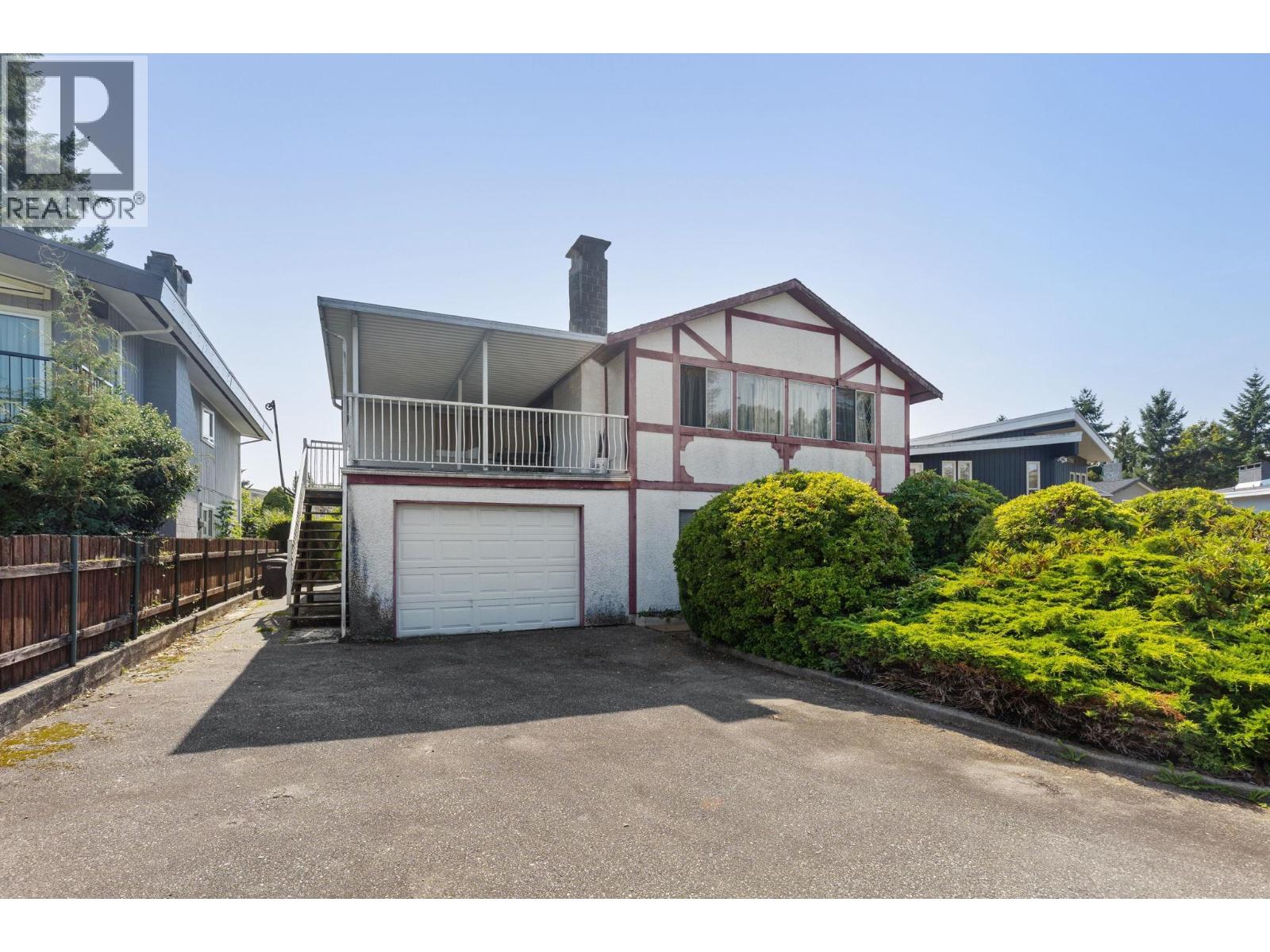 920 Everett Cres, Burnaby, BC V5A 2N5