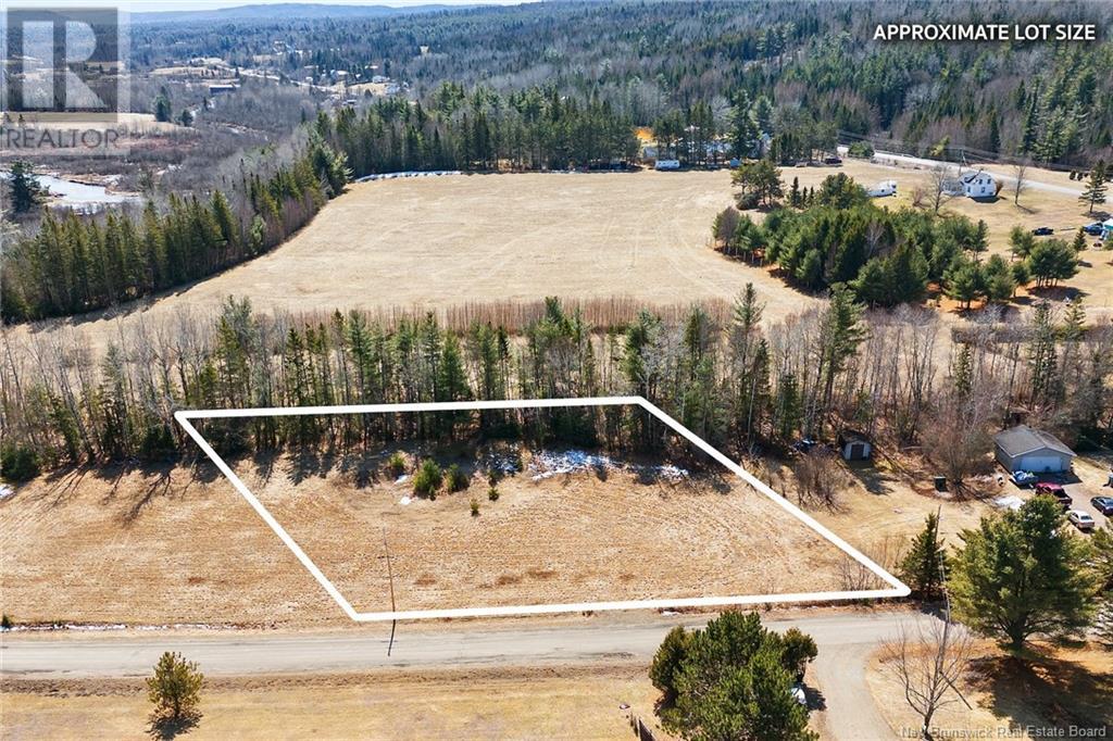 28 Lowlands Rd, Hoyt, NB E5L 2J4