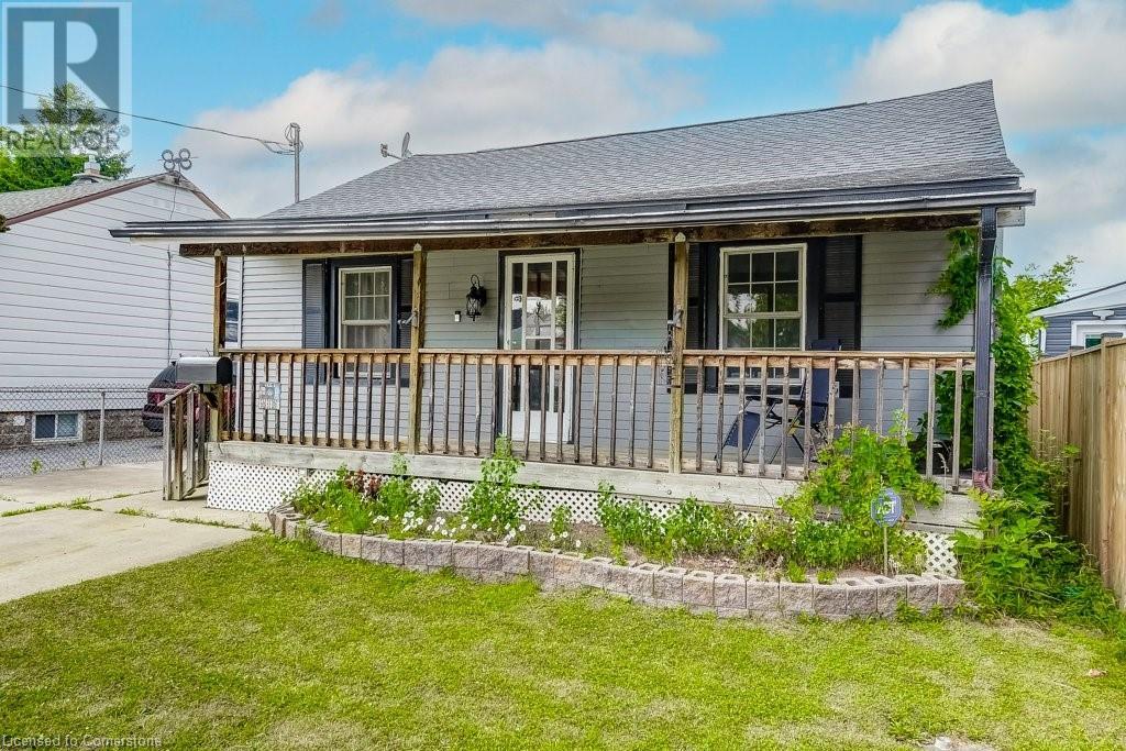 4 Hilda St, St. Catharines, ON L2S 1Z8