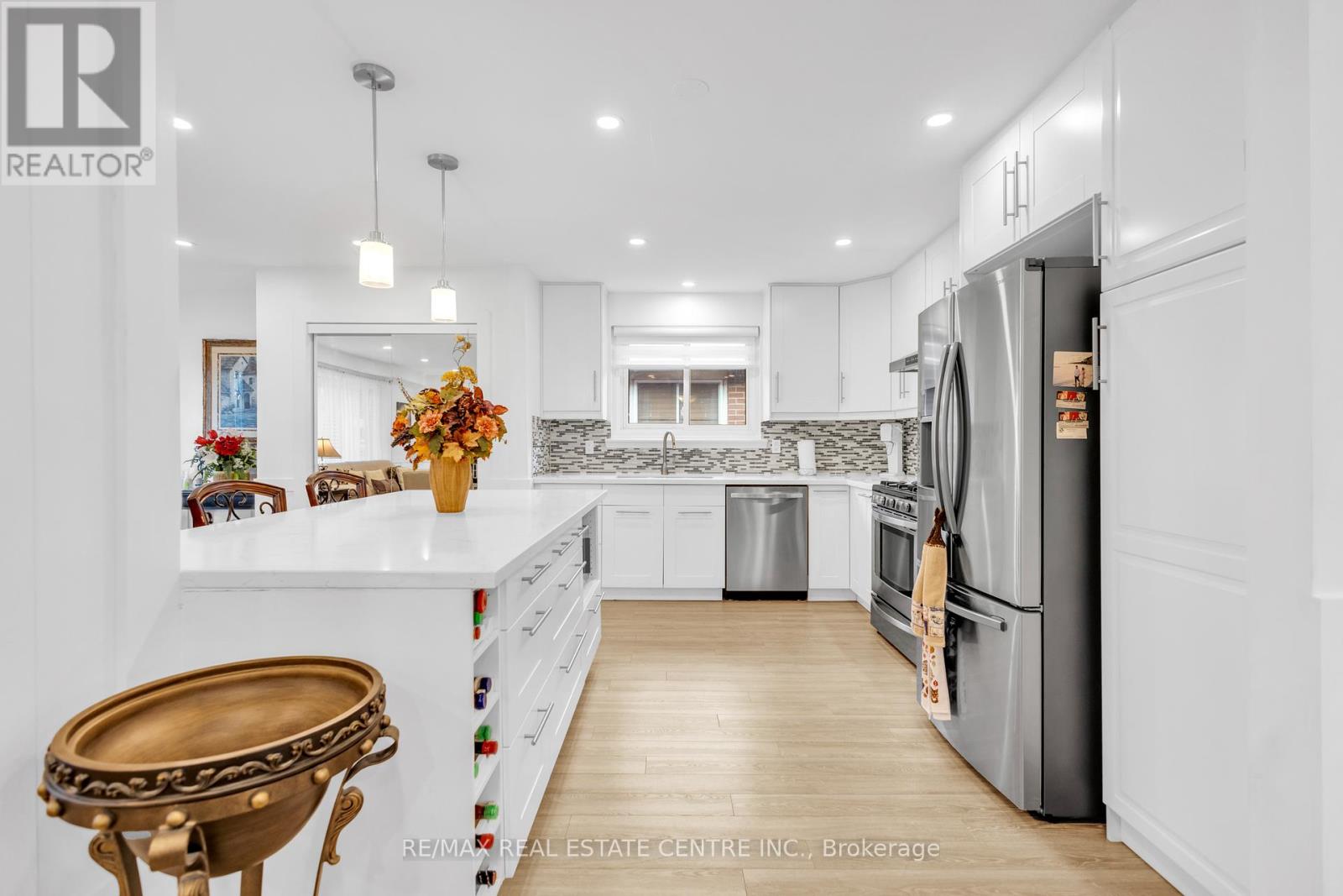 741 Mullin Way, Burlington, ON L7L 4J8
