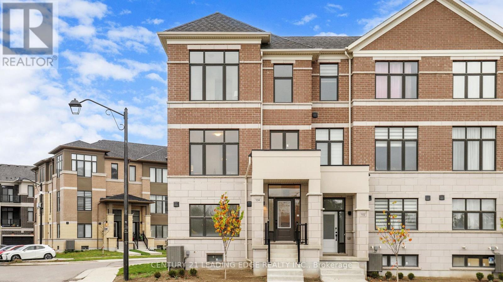 104 Lunay Dr, Richmond Hill, ON L4S 0P2