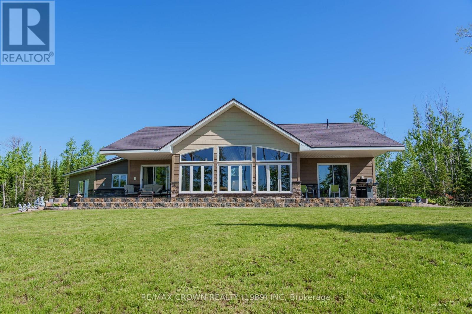 88 Mitchell Rd, Kapuskasing, ON P5N 2X8