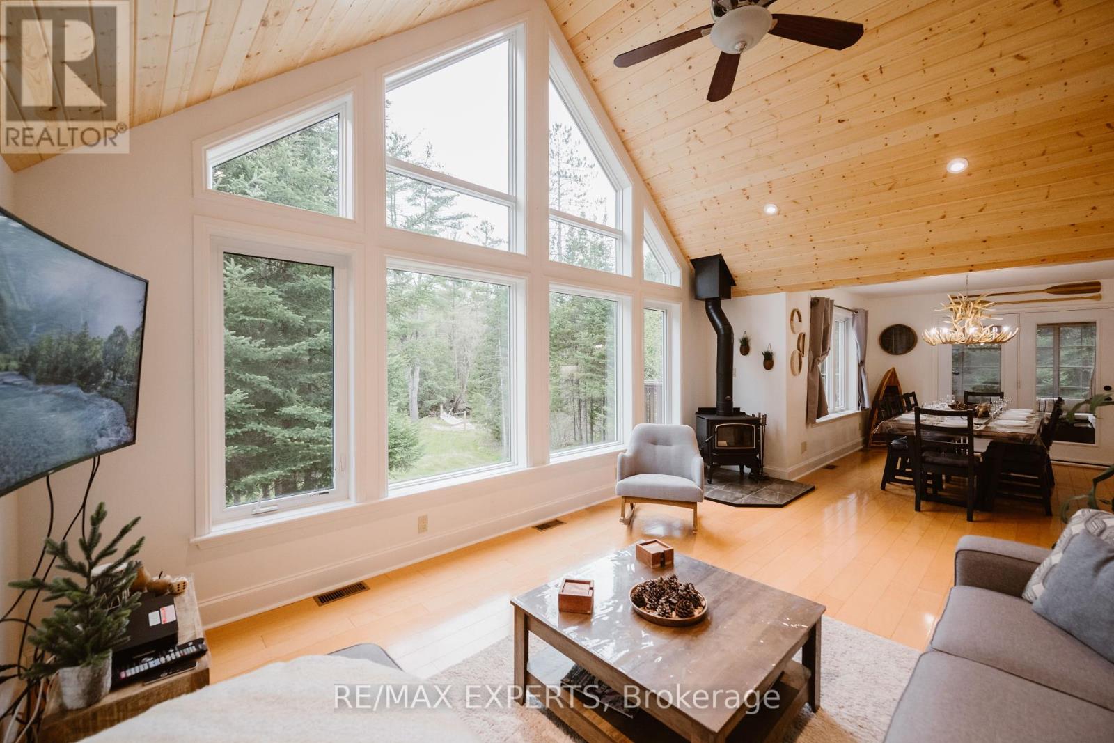 1216 Miriam Dr, Bracebridge, ON P1L 1X1