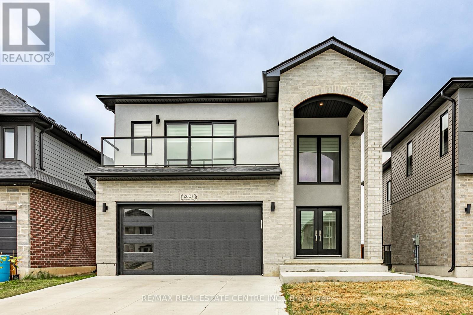 2607 Bateman Trl, London South South W, ON N6L 0H2