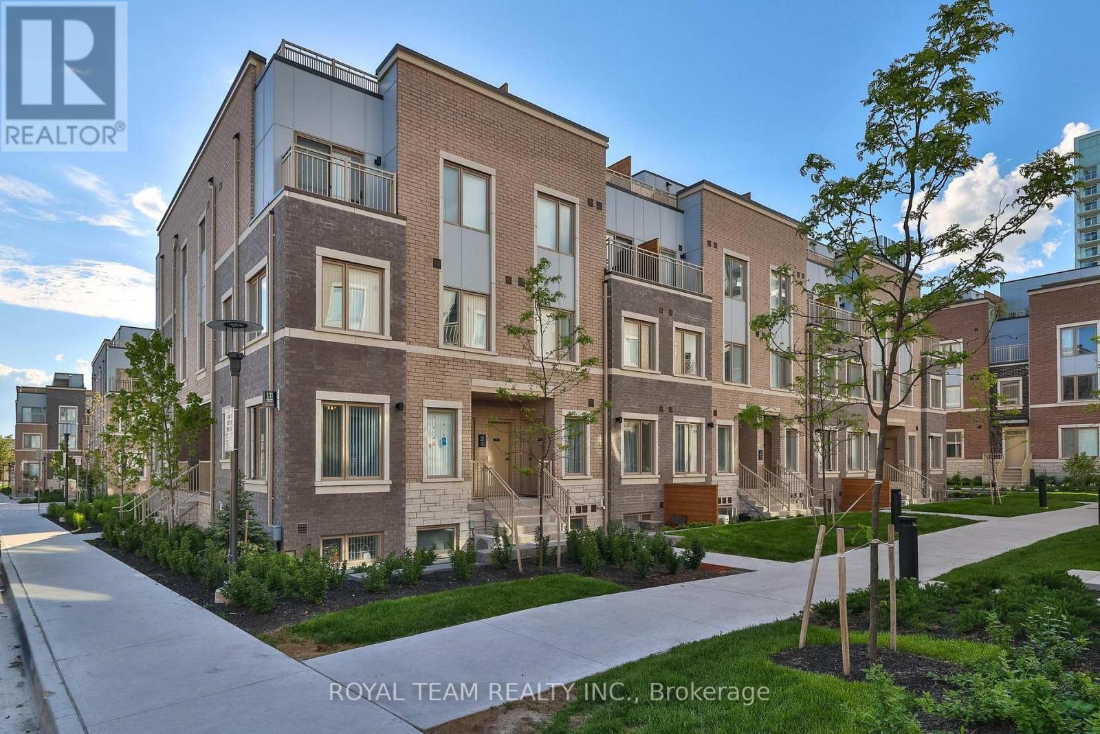 224 131 Honeycrisp Cres, Vaughan, ON L4K 0N7