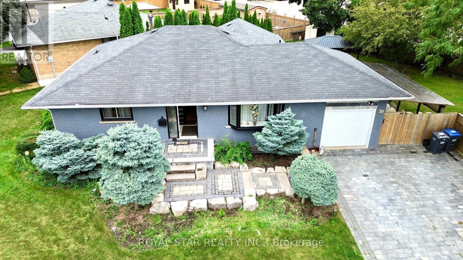 27 Matlock Ave, Mississauga, ON L5N 2P7