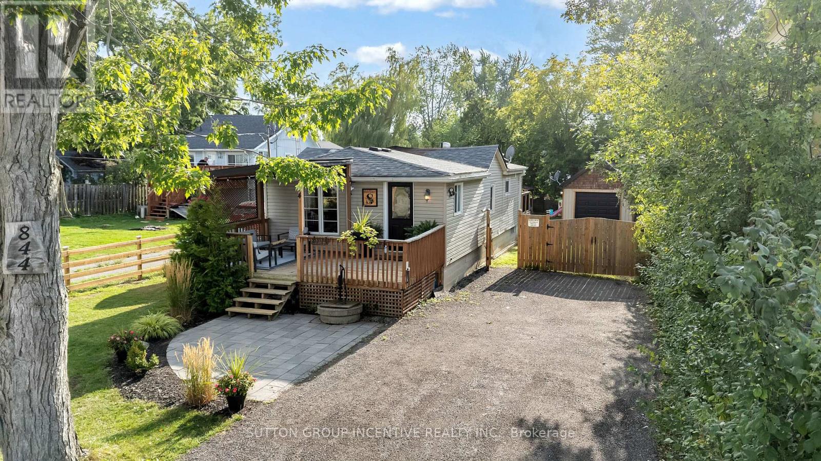 844 Trivetts Rd, Georgina, ON L4P 3E9
