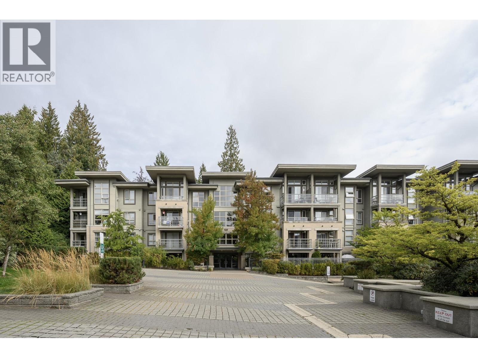 9319 University Crescent Unit 210, Burnaby, BC V5A 4Y5