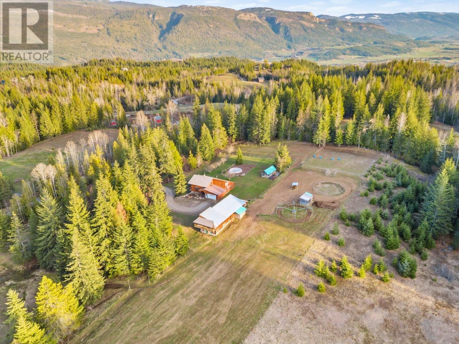 198 Edgar Rd, Salmon Arm, BC V1E 2Y2