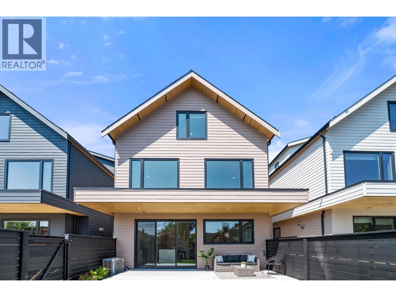 638 E 46th Avenue Unit 2, Vancouver, BC V5W 2A3