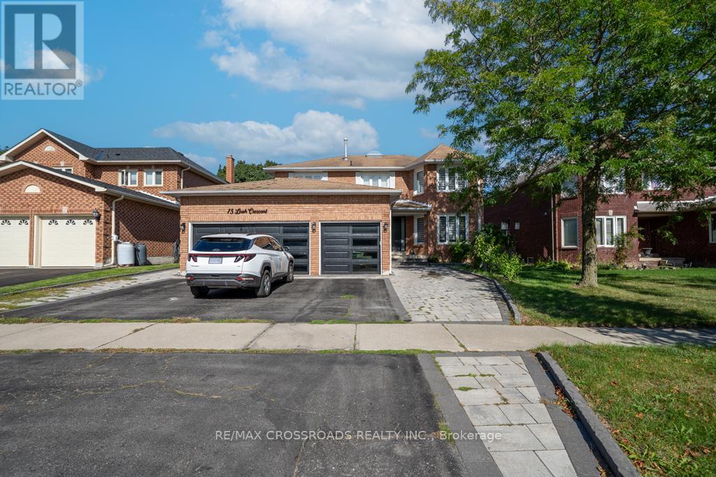 15 Leah Cres, Ajax, ON L1T 3J2