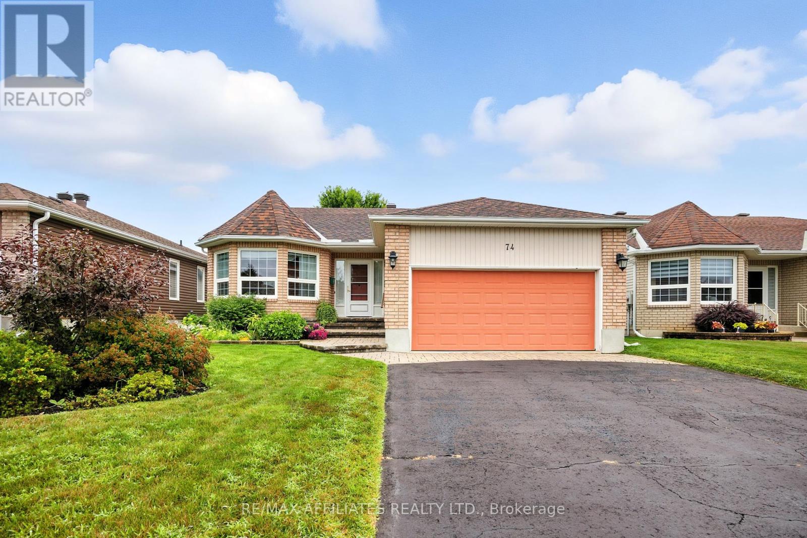 74 Decaria Blvd, Perth, ON K7H 3R3