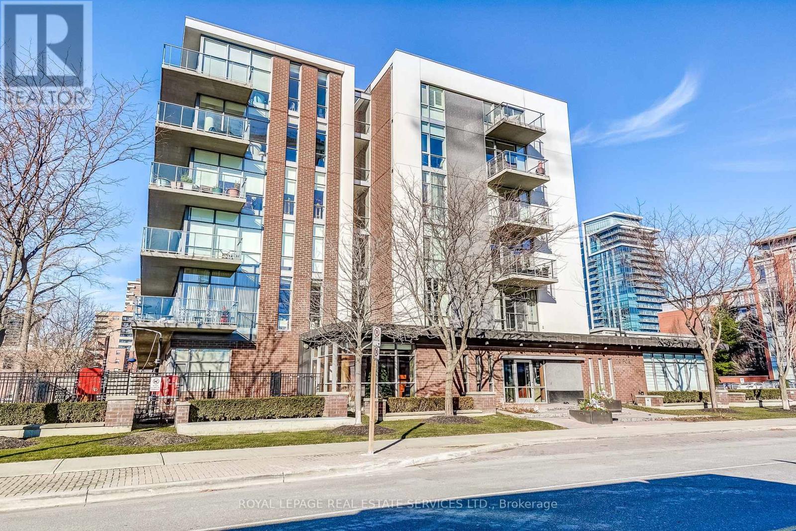208 70 Port St E, Mississauga, ON L5G 4V8