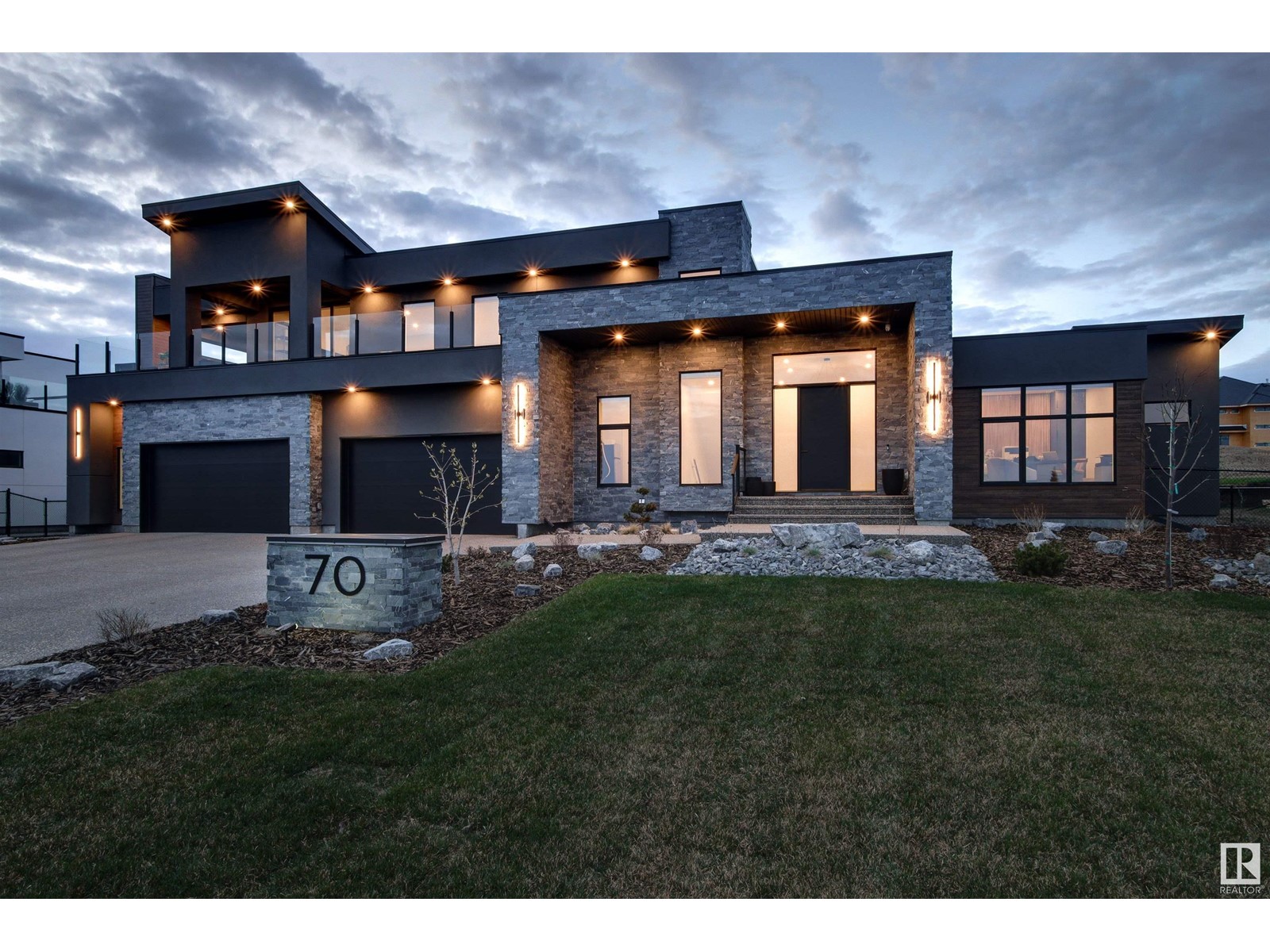 70 Pinnacle Smt, Rural Sturgeon County, AB T8T 0B5