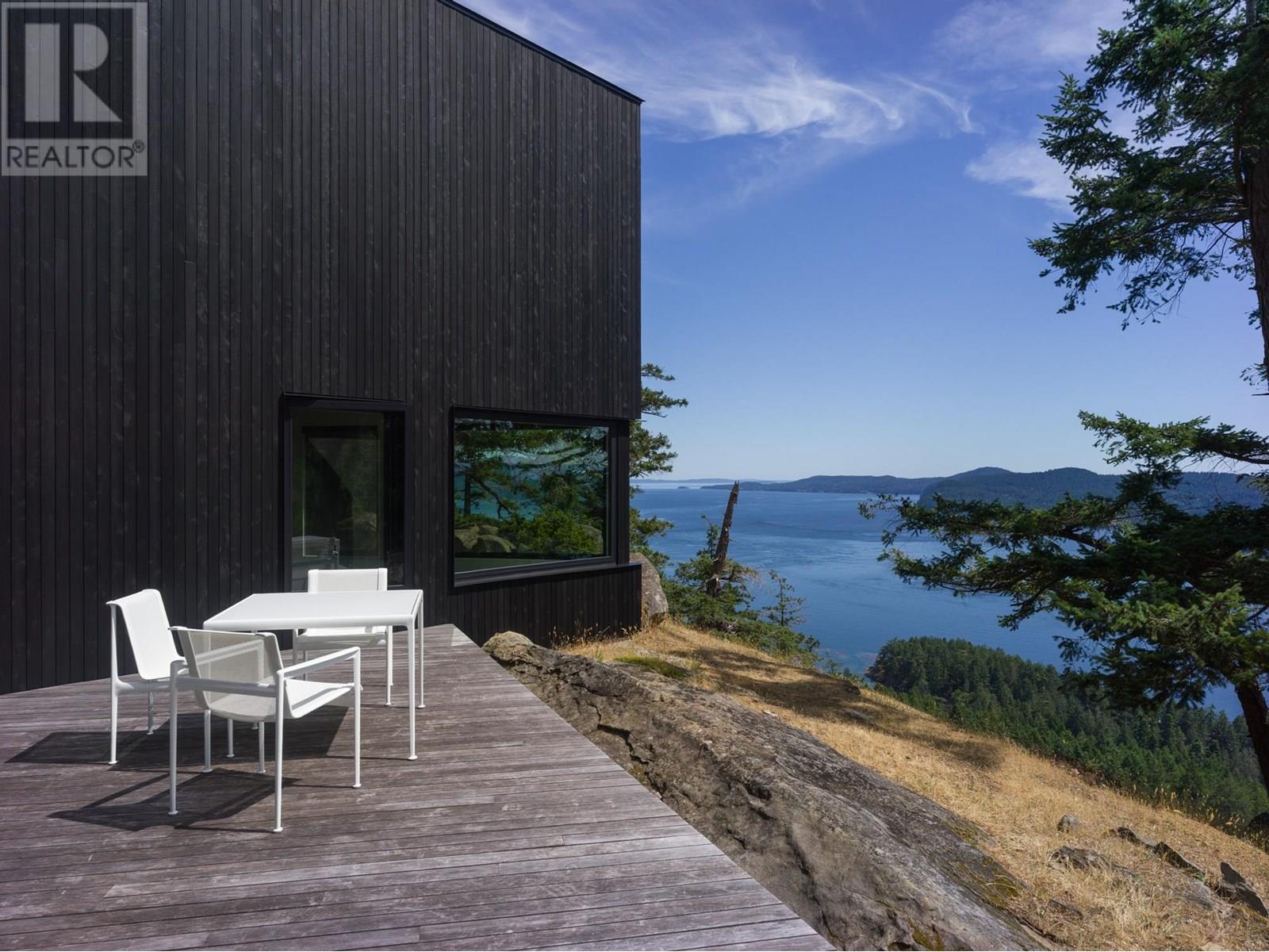 630 Tinker Rd, Mayne Island, BC V0N 2J2