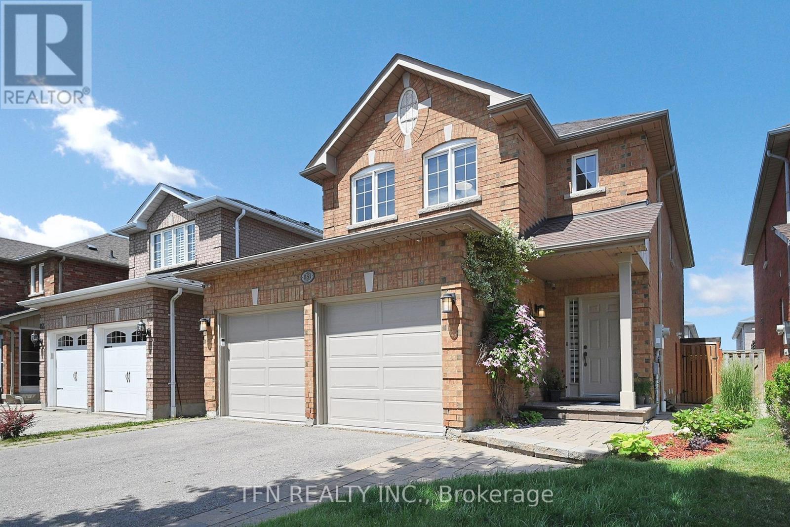 851 Clemens Cres, Mississauga, ON L5V 2S8