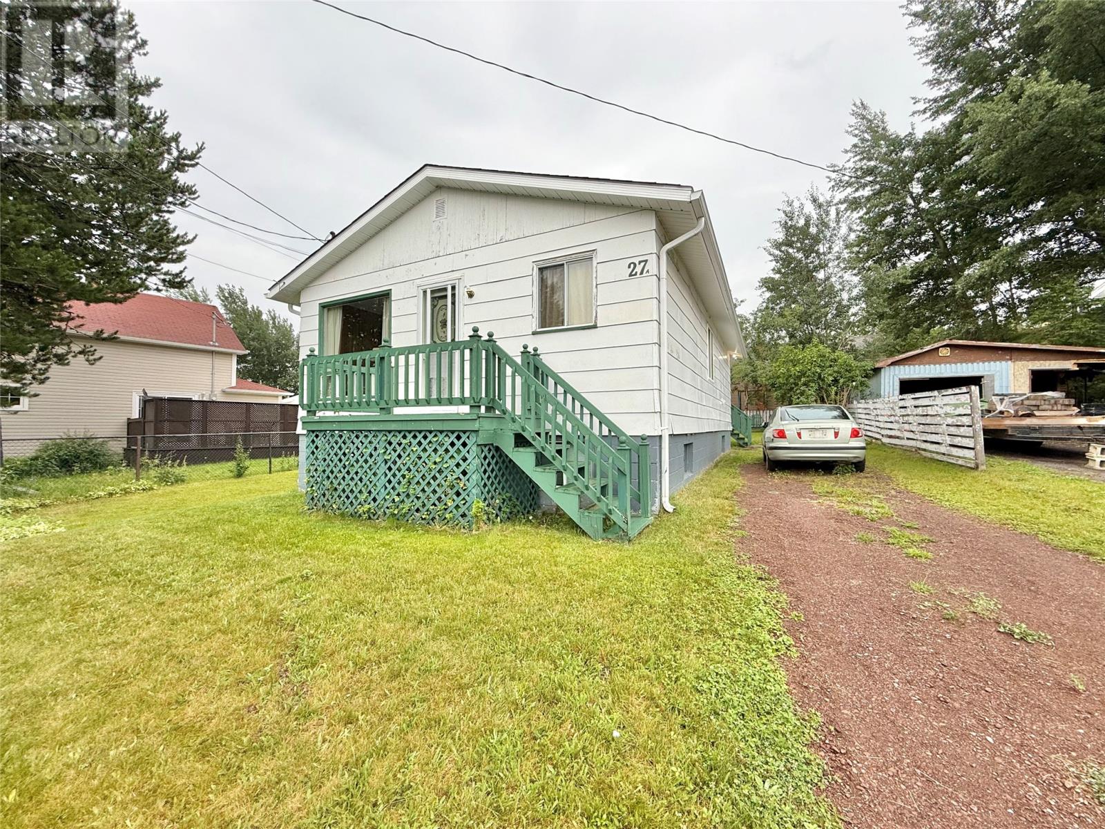 27 Wireless Rd #a, Botwood, NL A0H 1E0