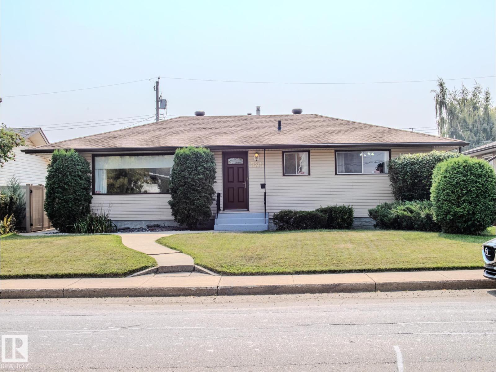 94 Av Nw Unit 5607 #b, Edmonton, AB T6B 0Z1