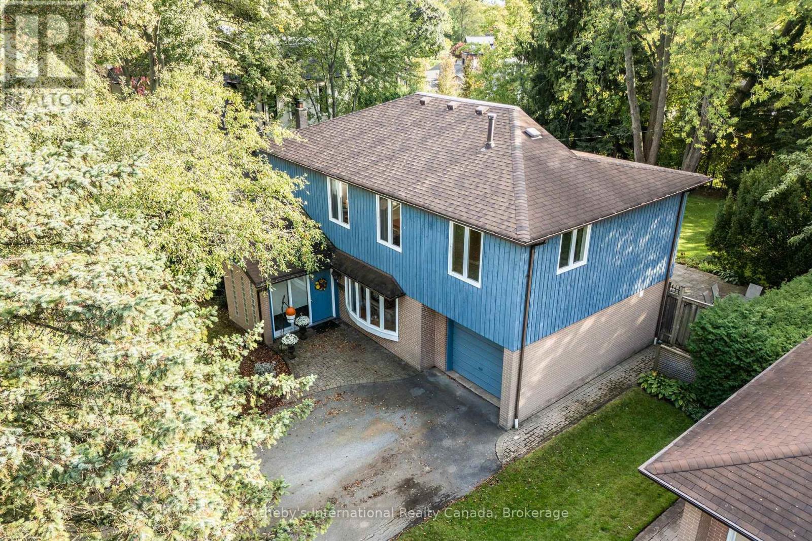 98 Selgrove Cres, Oakville, ON L6L 1L3