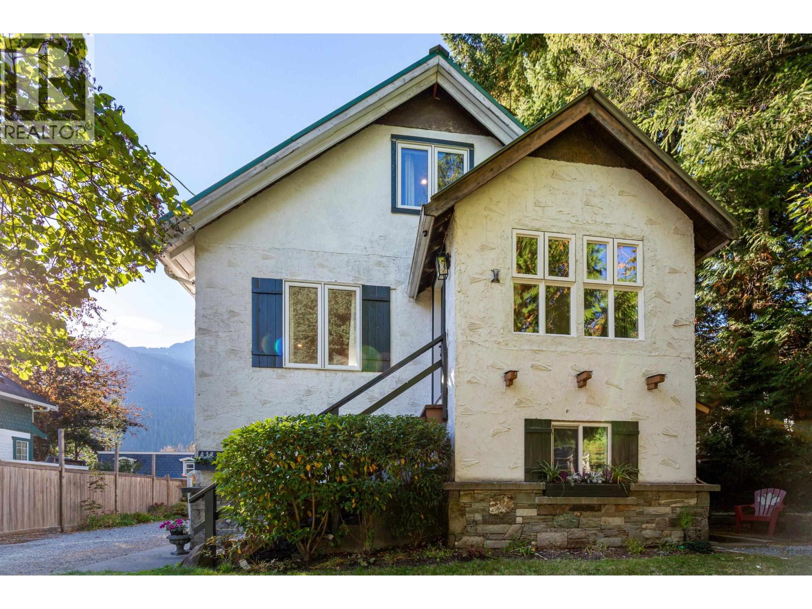 41869 Hope Rd, Squamish, BC V0N 1H0