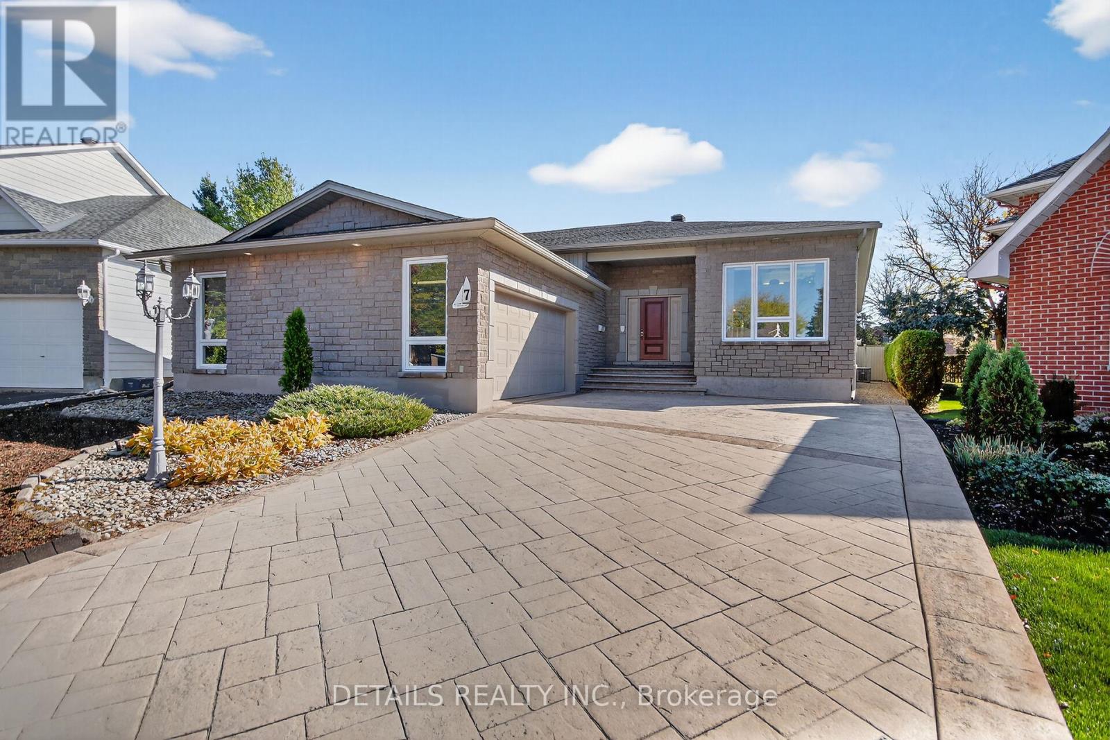 7 Eagle Chase Ct, Ottawa, ON K2J 3N5