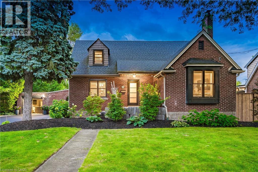 1390 Halifax Pl, Burlington, ON L7S 1J6