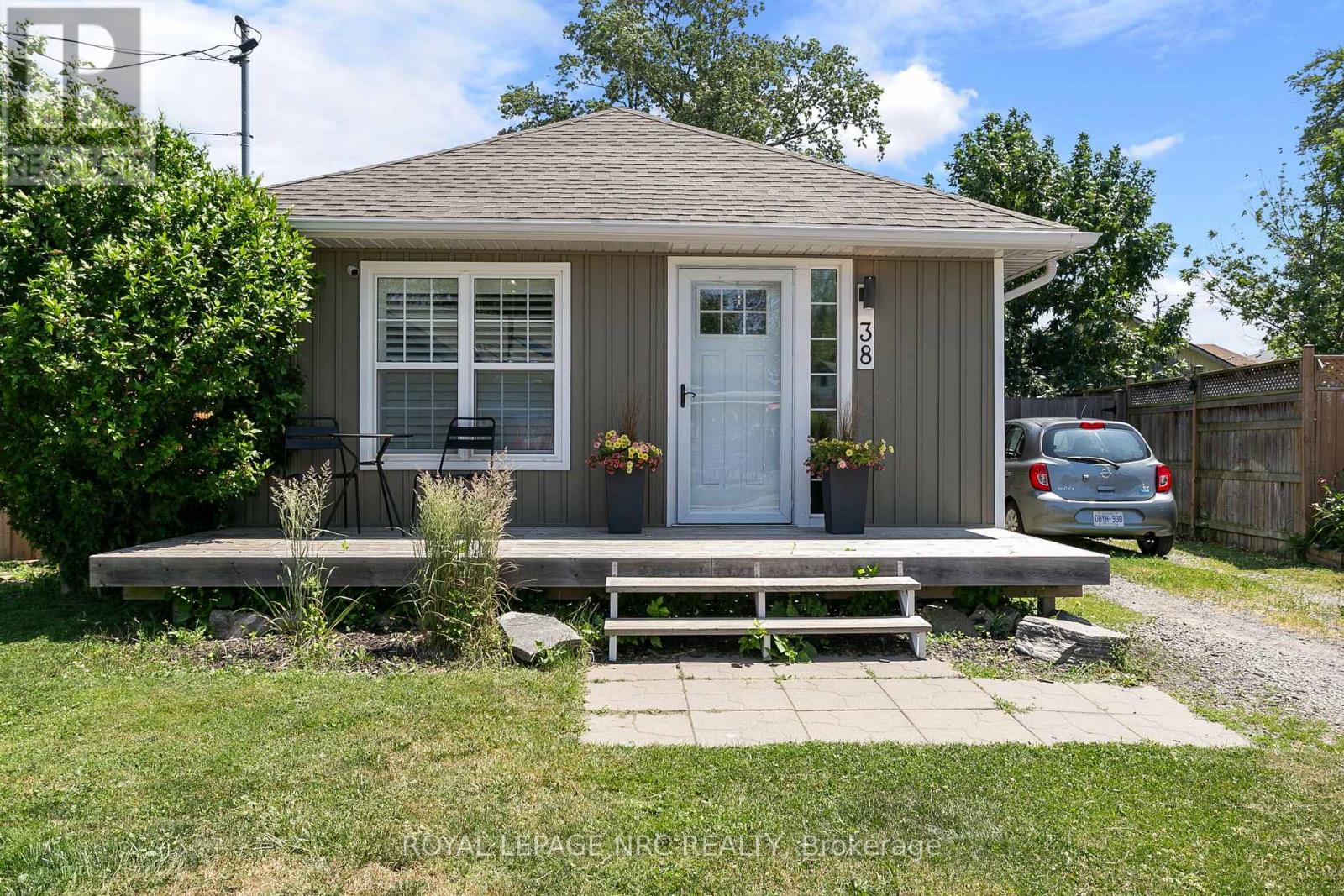 38 Lincoln Rd E, Fort Erie, ON L0S 1B0