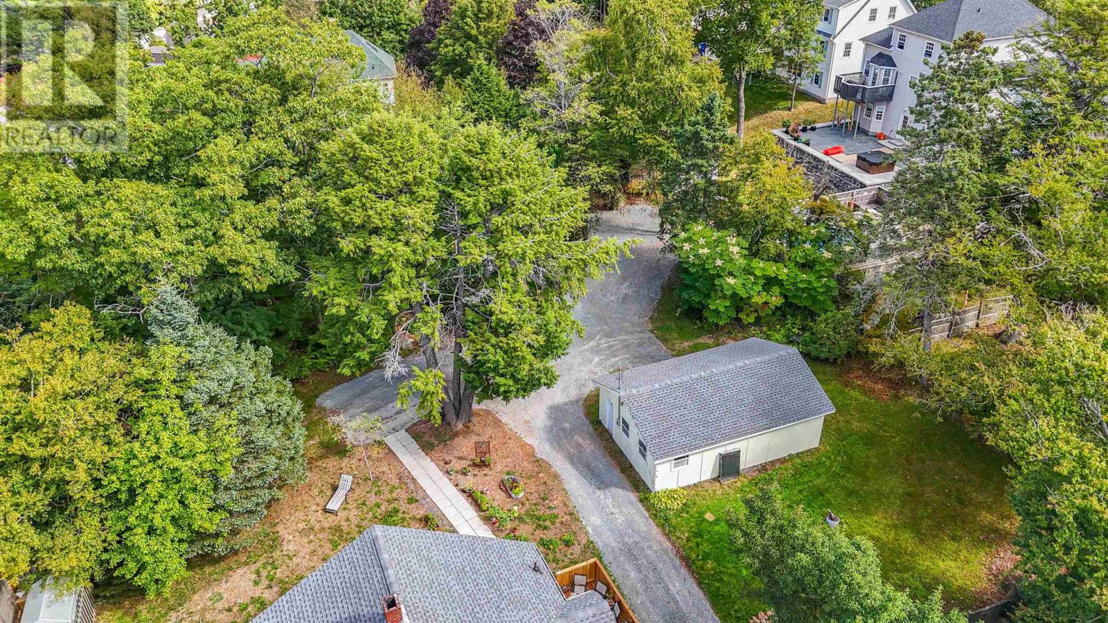 4 6 Hemlock St, Dartmouth, NS B2X 3T3