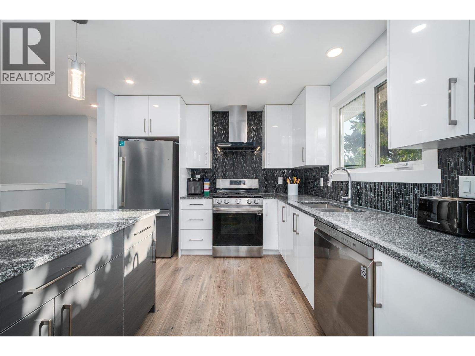 320 Prior Rd N, Kelowna, BC V1X 5N8