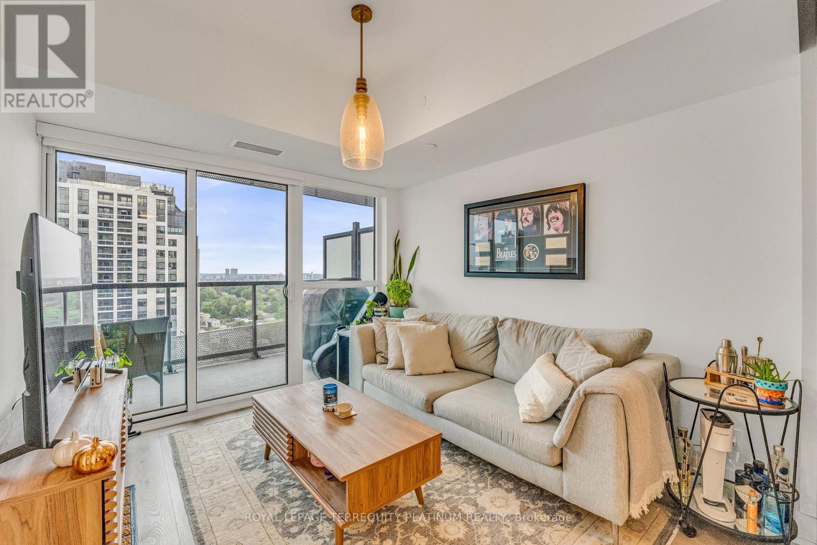 1410 11 Lillian St, Toronto, ON M4S 0C3