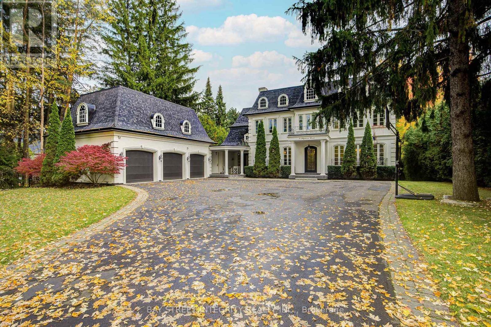 9 Highland Ct, Aurora, ON L4G 2S9