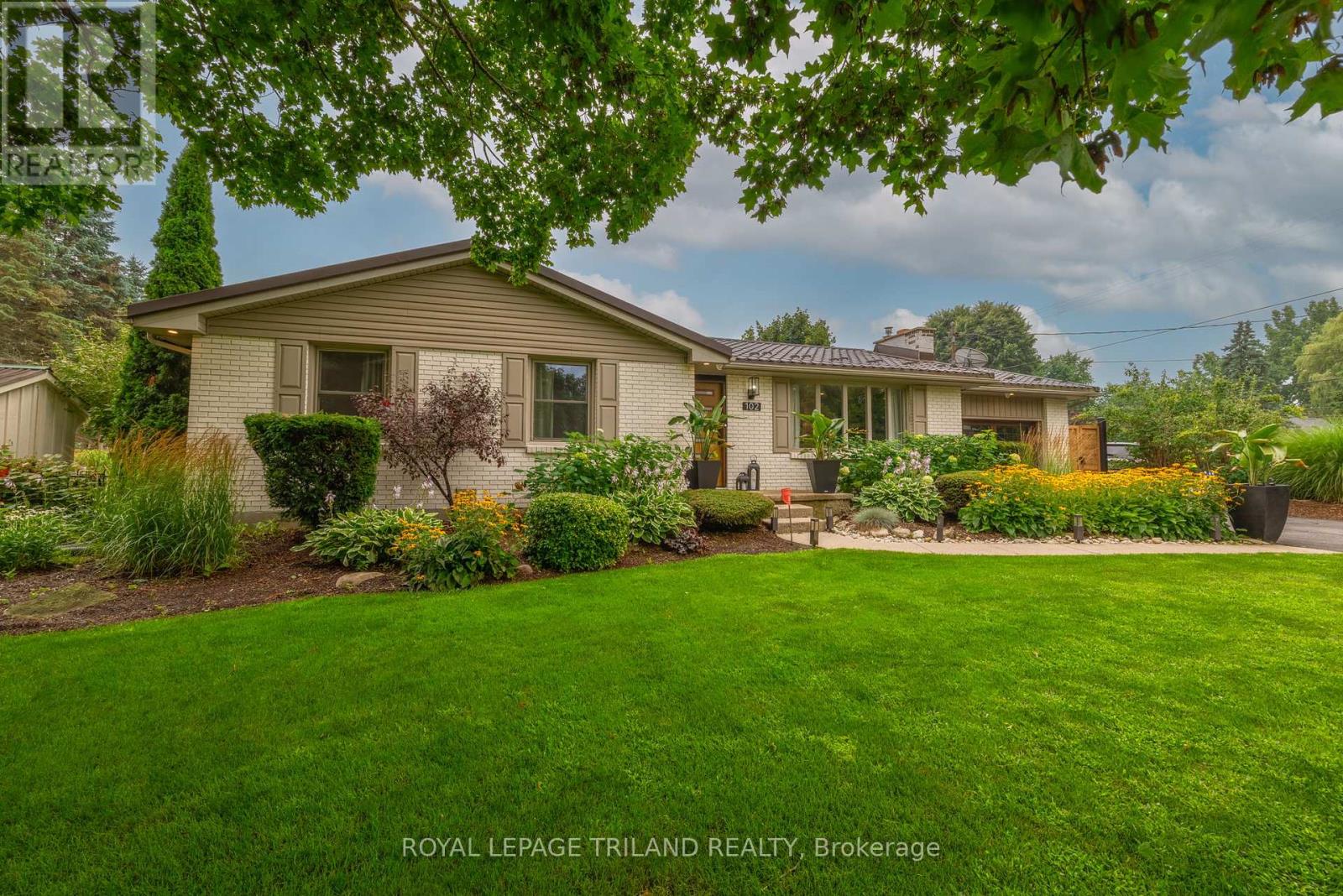 102 Railway Ave, Middlesex Centre, ON N0L 1R0