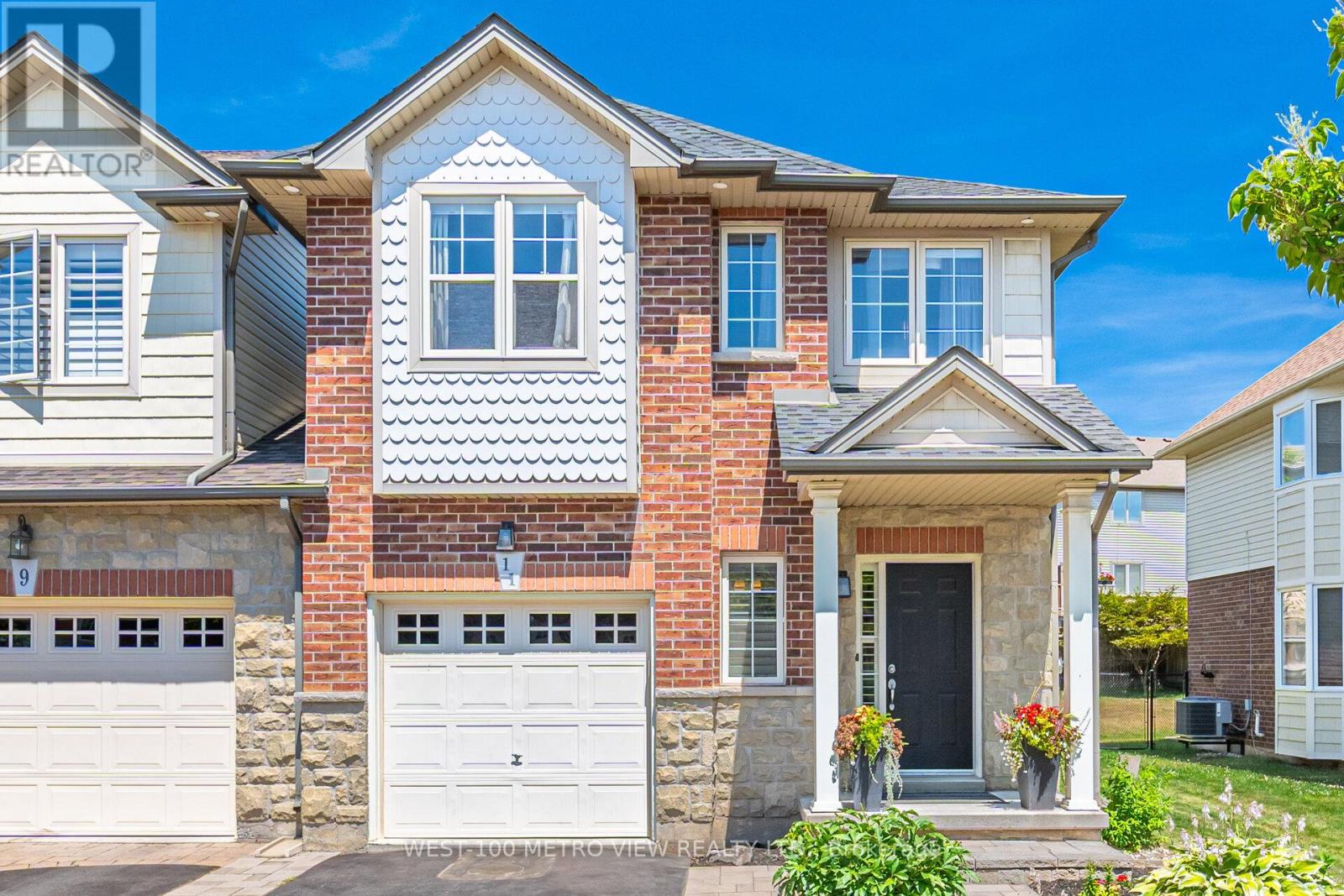 11 Brooking Ct, Hamilton, ON L9G 0A6