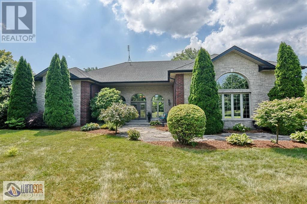 305 W Pike Crk, Lakeshore, ON N8N 2L9