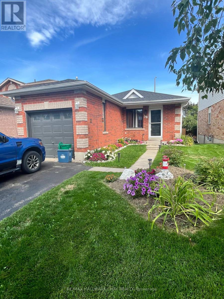 38 Garibaldi Dr, Barrie, ON L4N 8C3