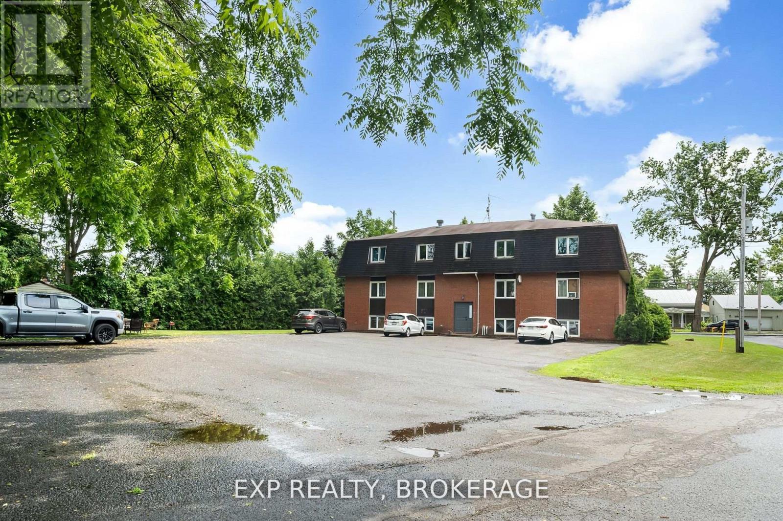 65 Queen St, North Dundas, ON K0C 1H0