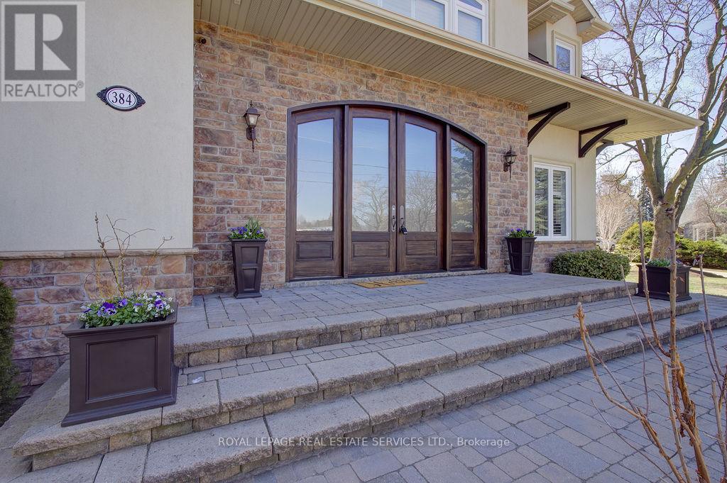 384 Rebecca St, Oakville, ON L6K 1K6