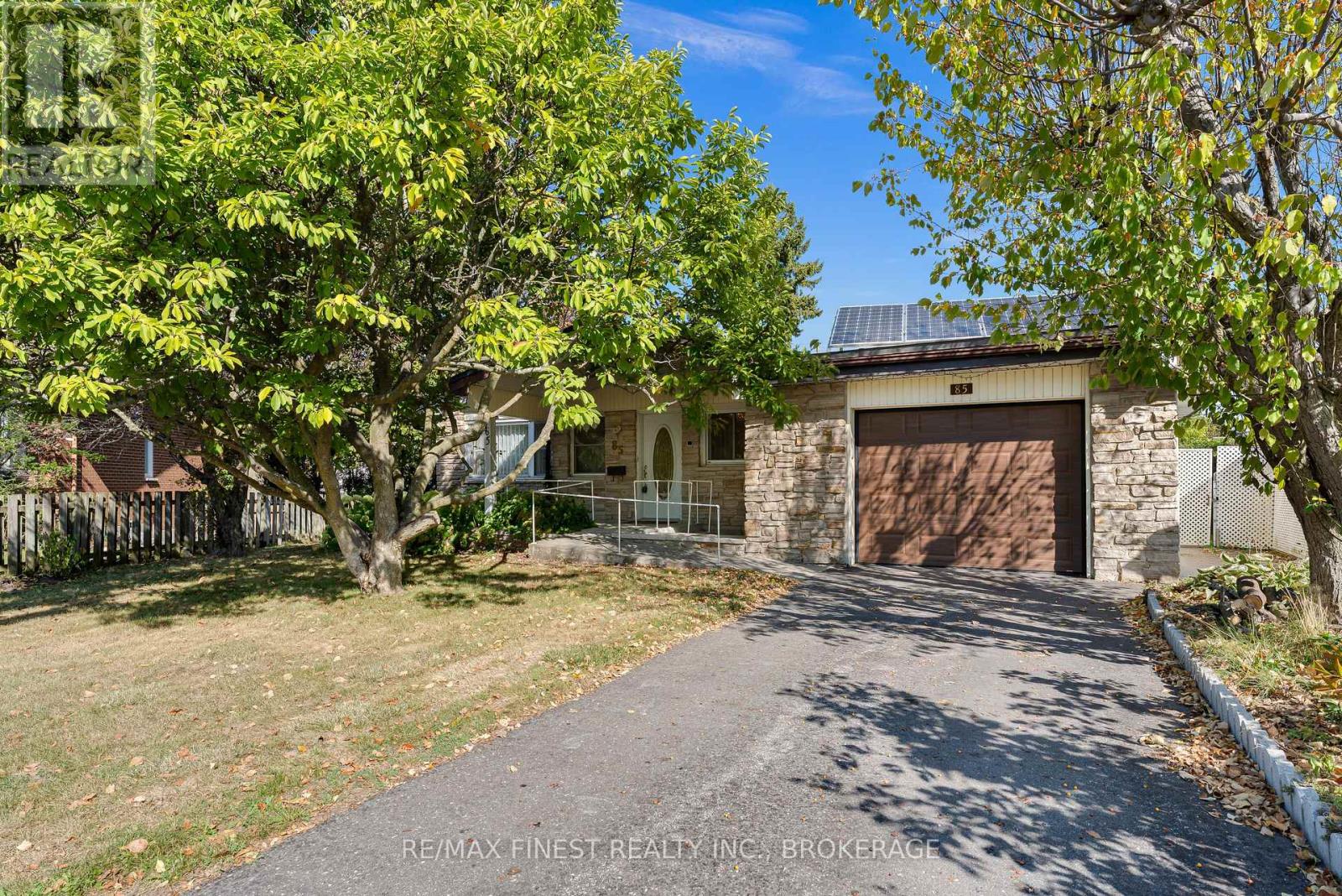 85 Holland Cres S, Kingston Central City West, ON K7M 2V7