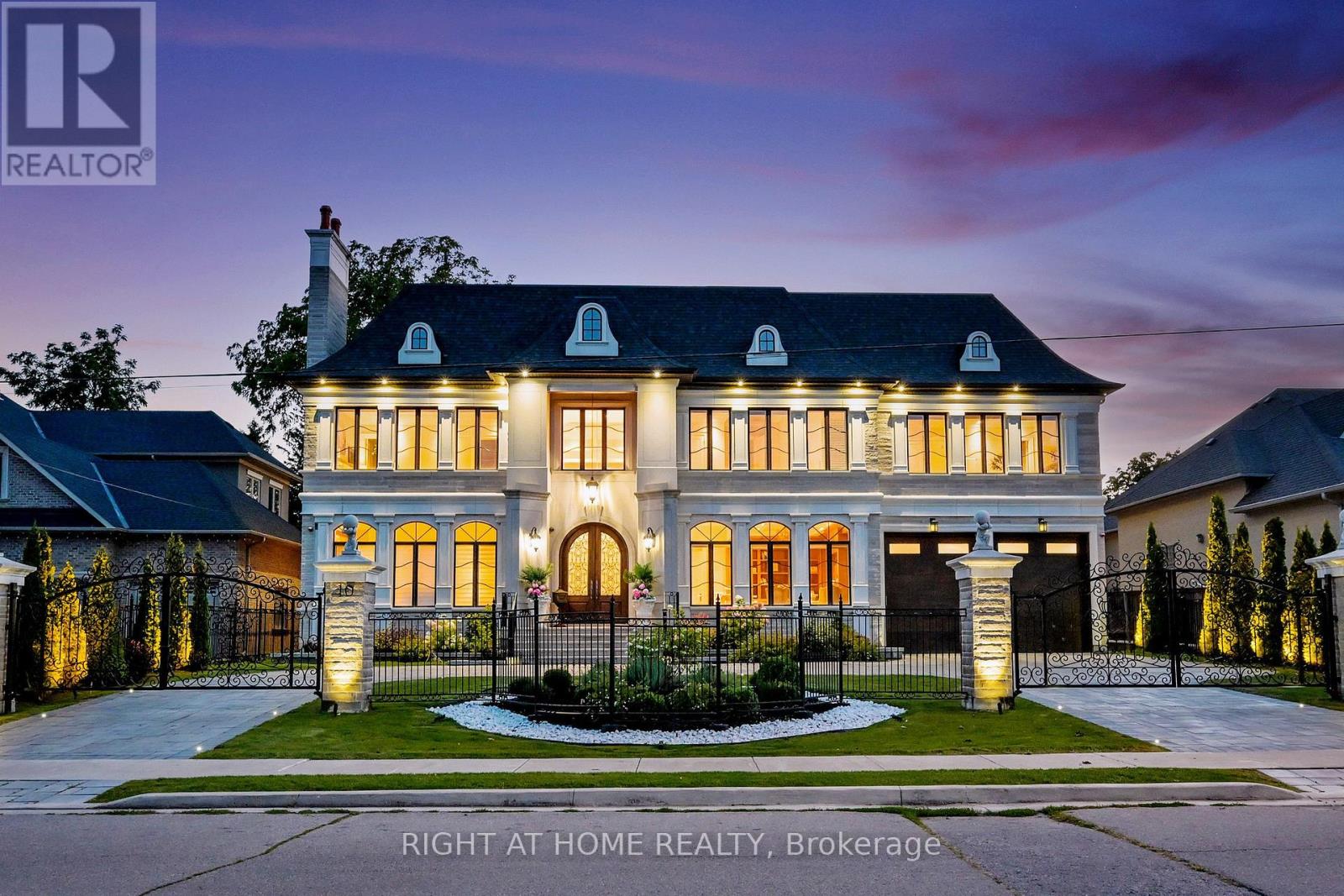10 Yongeview Ave, Richmond Hill, ON L4C 7A4