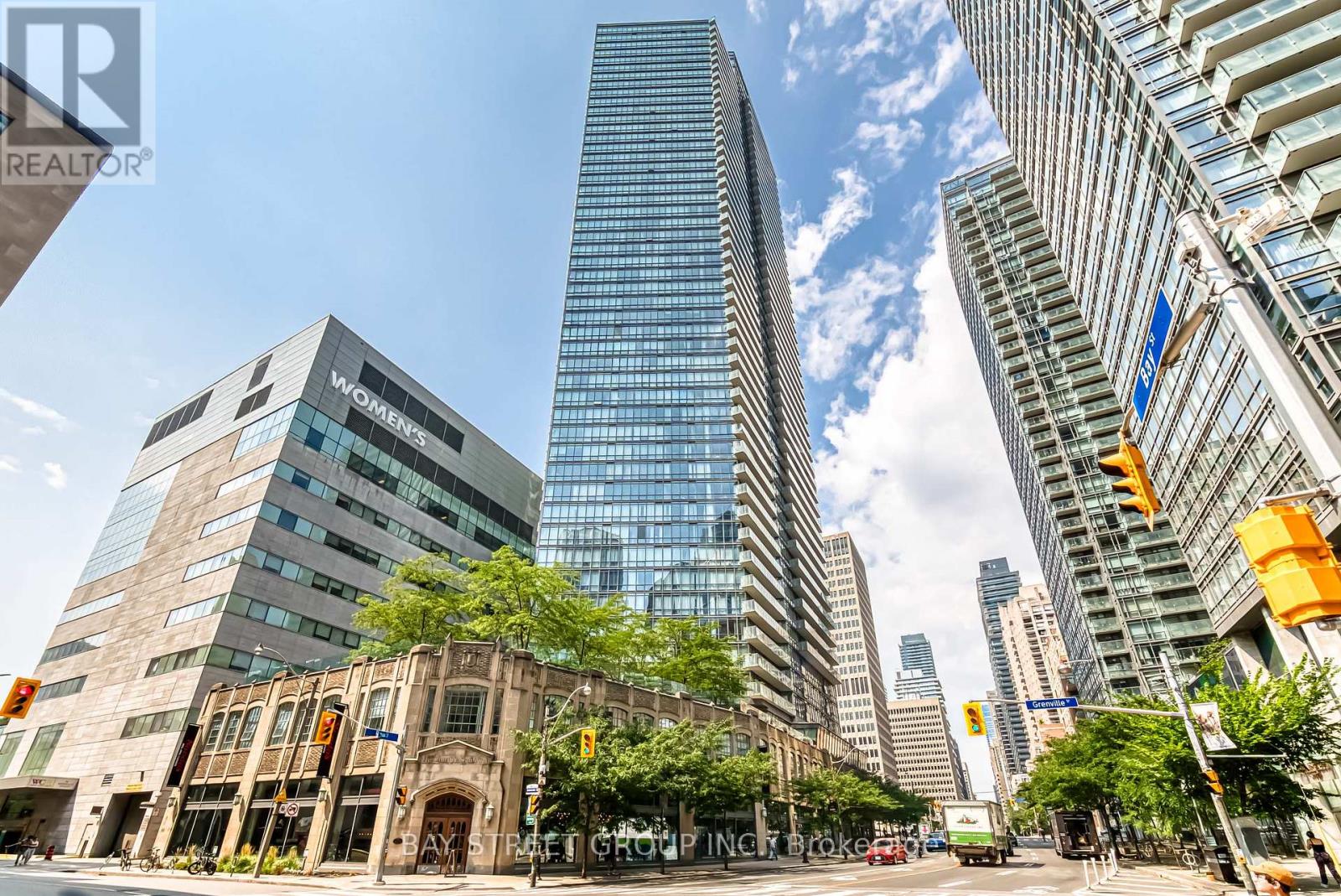 4801 832 Bay St, Toronto, ON M5S 1Z6