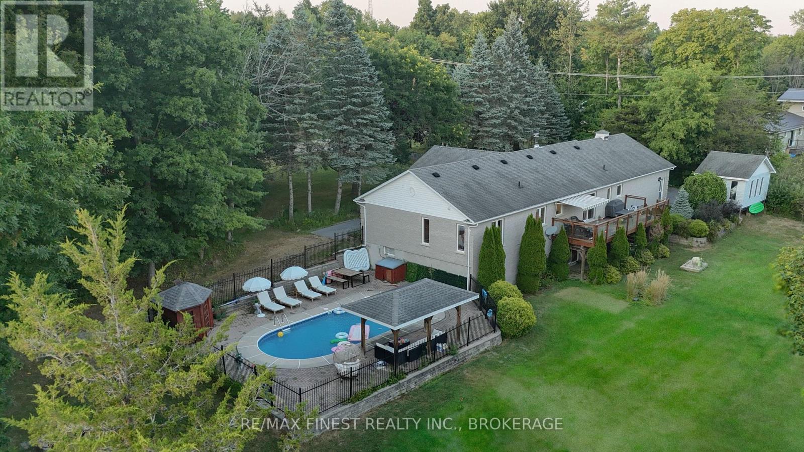 112 Reynolds Rd, Leeds and the Thousand Islands, ON K0E 1L0