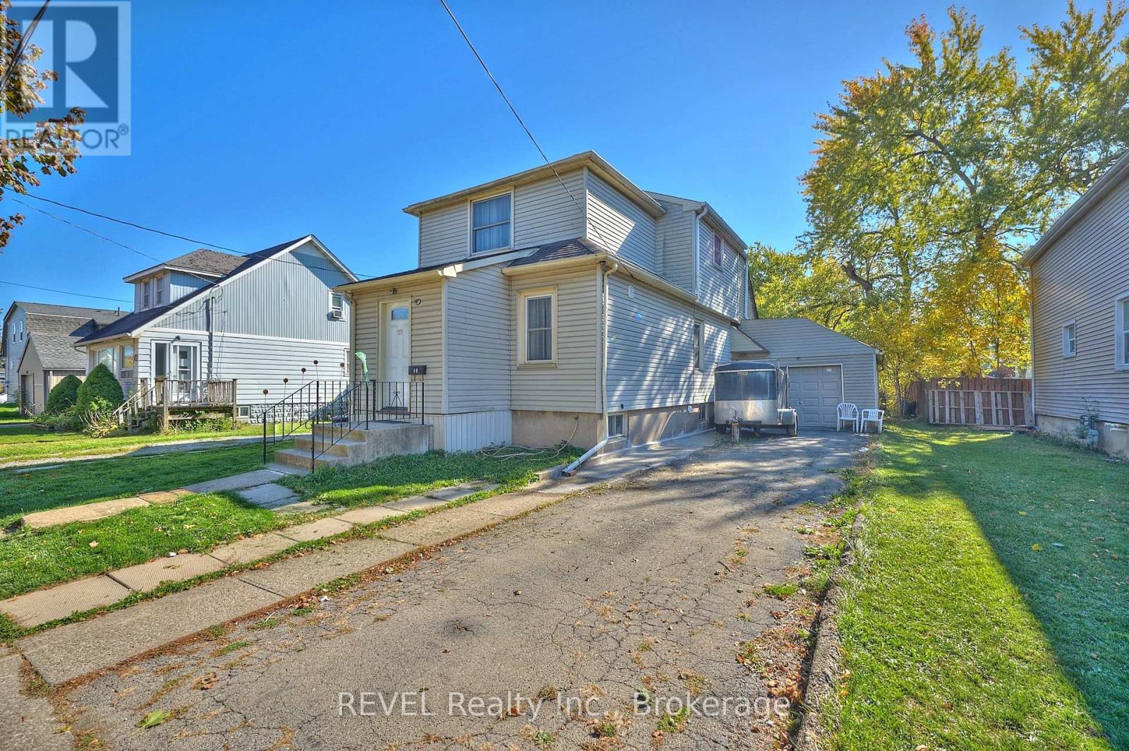 49 Cohoe St, Welland, ON L3B 3V2
