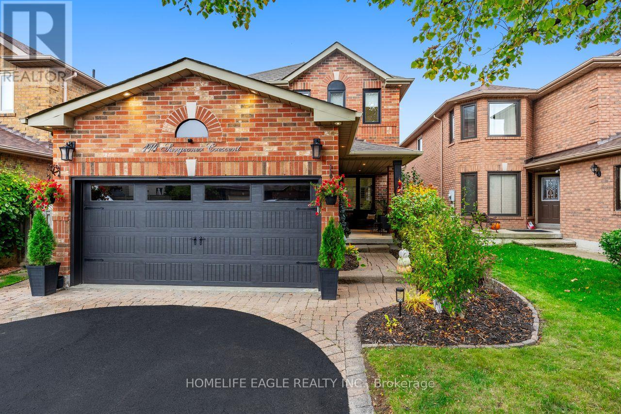 114 Surgeoner Cres, Newmarket, ON L3X 2L2