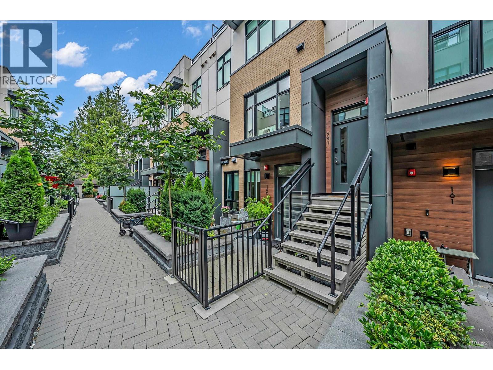 2035 Glenaire Drive Unit 261, North Vancouver, BC V7P 1Y2