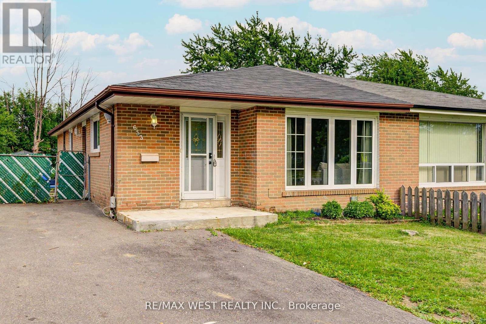 633 Balmoral Dr S, Brampton, ON L6T 1W8