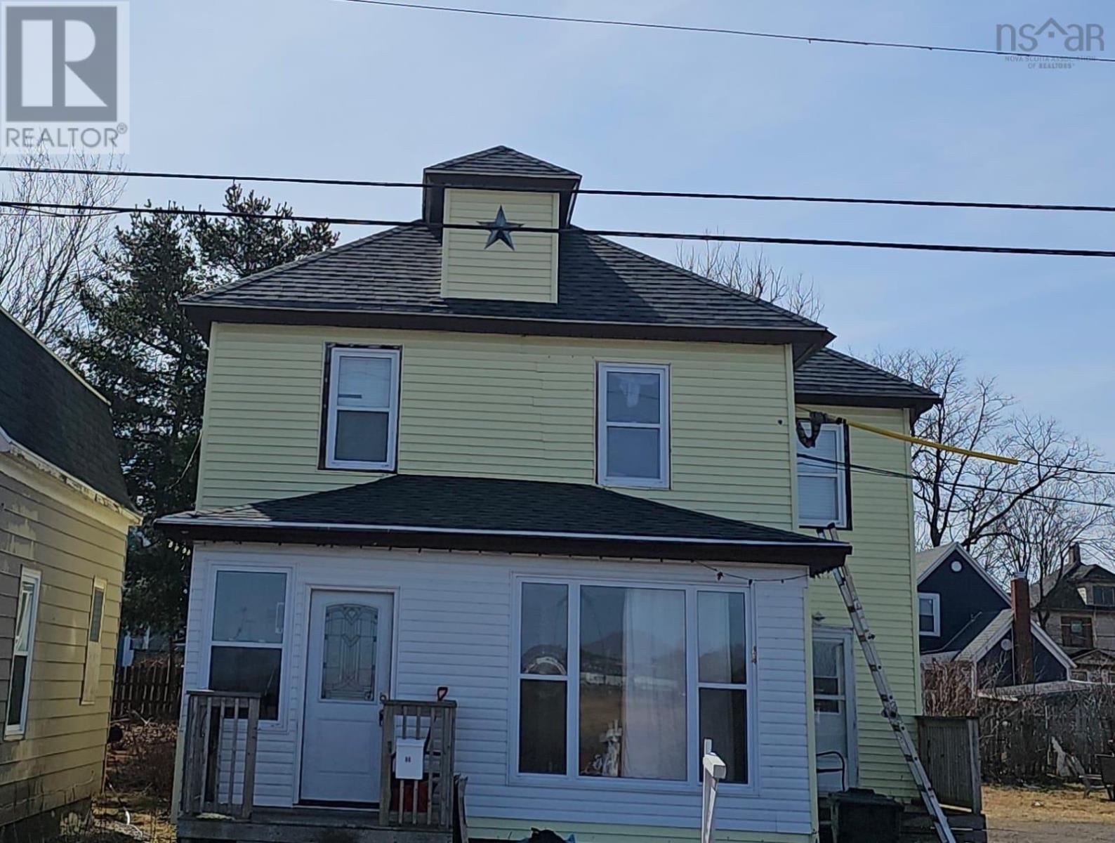 84 Intercolonial St, Sydney, NS B1P 1S6
