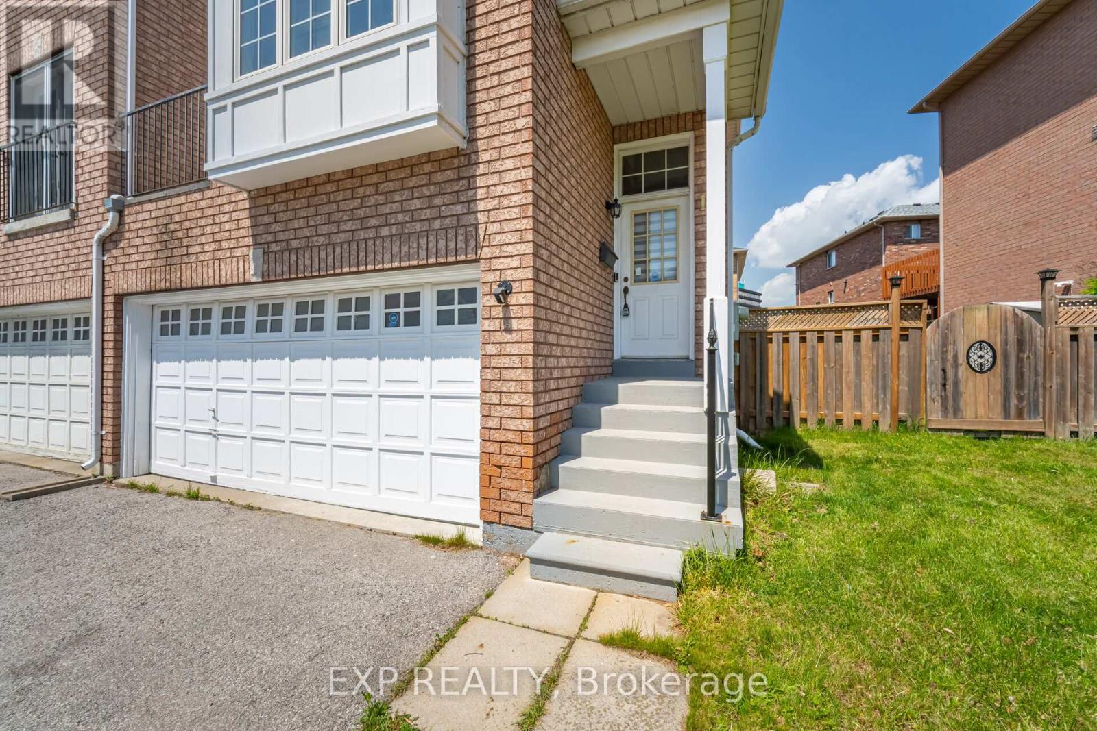 10 Seton Park Rd, Toronto Flemingdon Park, ON M3C 3Z6